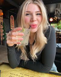 Aly 🦋 (@alysonlobby) • Instagram photos and videos