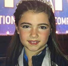 Commendably, charli d'amelio as a kid and the rest of her family signed with united talent agency, a talent agency, in january 2020. Charli Being Mean And Selfish To Her Fans Pretty Girls Selfies Kids Photos Editing Pictures