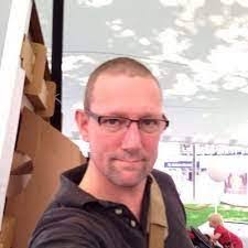 Martin Kapp's Instagram, Twitter & Facebook