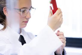 Last week we welcomed @newingtoncollege_official for the RACI Titration  Competition. 👩‍🔬 An awesome day full of friendly competition and great  science! 💛🖤 #kambala #girlsschools #remarkableinthemaking #RACInational