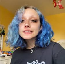 However, it is known that a majority of these people live in the swedish region of europe. Chloemoriondo Blue Hair Pretty People Hair