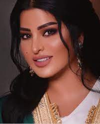 وهي أمّ المؤمنين زينب بنت خزيمة بن الحارث بن عبد الله بن عمرو بن عبد مناف، استشهد زوجها عبد الله بن جحش في غزوة أُحد، وبعد أن عَلم النبيّ بخبر ترمُّلها تزوّجها، وكان ذلك في العام. Ø±ÙŠÙ… Ø¹Ø¨Ø¯ Ø§Ù„Ù„Ù‡ ØªØªØµØ¯Ø± Ù‚ÙˆØ§Ø¦Ù… Ø§Ù„Ø¨Ø­Ø« Ø¨Ù†Ø¨Ø£ Ø²ÙˆØ§Ø¬Ù‡Ø§ Ù…Ø¬Ù„Ø© Ù‡ÙŠ