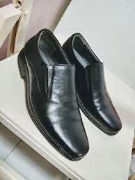 In case you're willing to dress in formals to awe your partners and make an imprint hard to forget, pick men's formal shoes. Bata Men Slip On Genuine Leather Shoes Men S Fashion Footwear Formal Shoes On Carousell