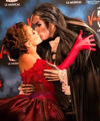 See what alyzee (davidalisa25) has discovered on pinterest, the world's biggest collection of ideas. Kiss Alyzee Et Kirill Vampire Love Vampire Kiss Vampire Romances