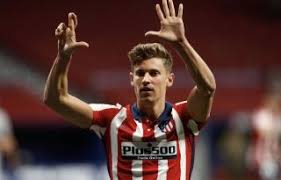 Los jugadores del atlético de madrid gritan el campeones campeones. Atletico Madrid Name Their Price For Marcos Llorente Amid Man United Links
