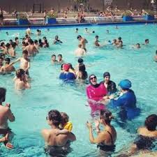 Dua Muslimah Langgar Larangan Berenang Mengenakan Burkini Di Kolam Renang Prancis