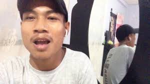 គេជាអ្នកណា(ke jea neak na) by Ouk vibol.