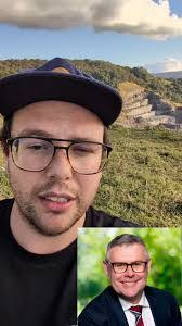 Leanne Pugh's Instagram, Twitter & Facebook