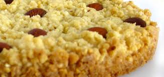 Pile flour mixture onto a flat work surface, forming a mound. Sbrisolona Mantovana Con Mandorle Di Avola Ricette 10 Minuti