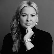 Amanda Lucey's Instagram, Twitter & Facebook