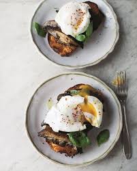 Toasts Champignons Et Oeufs Poches Pour 4 Personnes Recettes Elle A Table Recette Recettes De Cuisine Oeuf Poche Matiere A Reflexion