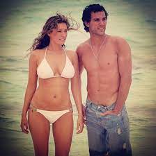 Kelly ann parsons (born 23 november 1979), known professionally as kelly brook, is an english model, actress, and media personality. Kelly Brook Looks Incredibly Young On Throwback Photo From 2005 Irish Mirror Online
