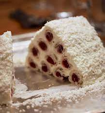 4.) zerkleinere die kekse und mische sie mit der flüssigen butter. Eisberg Mit Sauerkirschen Im Blatterteig Endlich Geniessen