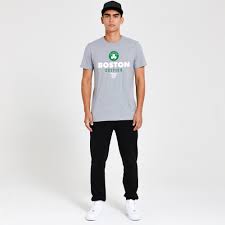 Is a professional basketball team based in boston they play in the atlantic division of the eastern conference in the national basketball association (nba). Boston Celtics Basketball T Shirt In Grau New Era Cap