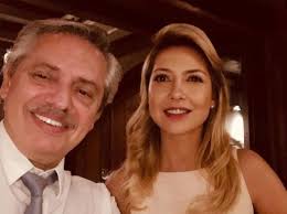 La pareja de alberto fernández respondió a una nota periodística que la acusa de haber copiado entradas de wikipedia para su tesis. Saap9n8a493cnm