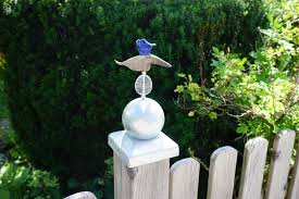 Zaunkappe Pfostenkappe Abdeckung Fur Einen Holzpfosten Im Garten Gartenobjekt Aus Keramik In 2020 Holiday Decor Christmas Ornaments Wind Chimes