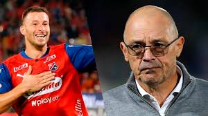 Alfredo Arias lamenta la salida de su goleador a la U