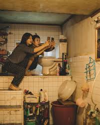 In both english and korean. Korean Director Bong Joon Ho On His New Film Parasite