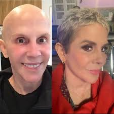 Con una foto del pasado Rebecca Jones conmemora el Día Mundial del Cáncer  de Ovario, el mismo que ella padeció