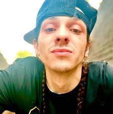 Erin Rambo's Instagram, Twitter & Facebook