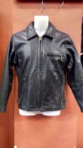 Kulit sapi biasanya kulitnya sangat lebar jadi bisa digunakan oleh beberapa produk kulit seperti jaket tas ikat pinggang kulit dan dompet kulit dan beberpa produk untuk keselamatan kerja seperti sarung tangan split otto jaket las pelindung kakai dan cover protector cable ,lebih kuat agak kaku di cat. Jaket Kulit Almost Anything For Sale In Malaysia Mudah My