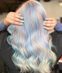 Try The Titanium Silver Hair Color Trend For An Icy Look This Fall Fashionisers C Silver Hair Color Hair Color Balayage Lilac Hair Color