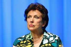 Pour devenir ministre de la culture, roselyne bachelot a fait quelques concessions. Coronavirus J Ai La Rage Dit Roselyne Bachelot