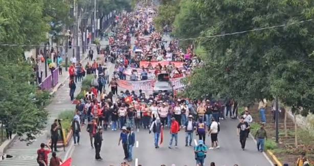 CNTE rumbo al Estadio BANORTE