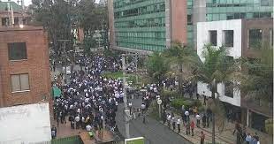 Donnya piggott, niza, viviane vergueiro & pawan dhall. Fuerte Temblor Sacudio A Colombia