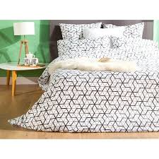 Housse De Couette 100 Satin De Coton Triangle Scandinave Noir Blanc Stava 260x240cm Delamaison Fr Housse De Couette Housse De Couette Scandinave Couette