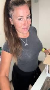 Cecilia Manning's Instagram, Twitter & Facebook