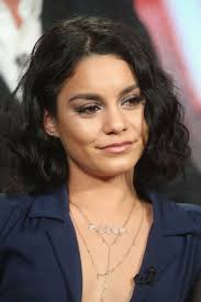 Vanessa Hudgens Curled Out Bob Vanessa Hudgens Short Hair Vanessa Hudgens Hair Short Hair Styles