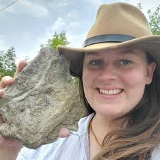 Donna Geisler's Instagram, Twitter & Facebook