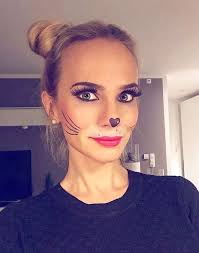Katze Kostum Karneval Fasching Halloween Make Up Selber Machen Ganz Schnell In 2020 Kostum Katze Fasching Fasching Schminken