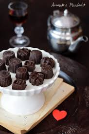 Oltre a essere un'esperienza che può risultare divertente, vi consente anche di usare gli ingredienti che preferite. Cioccolatini Fatti In Casa Aroma Di Mandorle