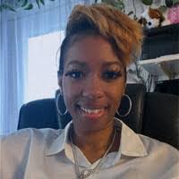 Ashley Kinchen's Instagram, Twitter & Facebook