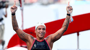 Eleita melhor atleta feminina do brasil em 2015! 13jesu6mnkfsfm