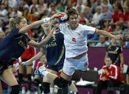 Montenegro S Ana Dokic Right Is Challenged By Spain S Begona Fernandez Molinos Left During Their Women S Handball Semifinal Match At The 2012 Summer Desporto
