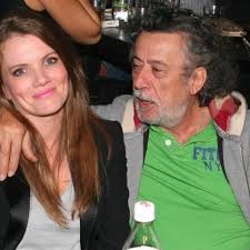 Παρουσιάζει 685 άρθρα σχετικά με: Makhs Triantafyllopoylos Kim Kilian Celebrities Eidhseis Yupiii Gr