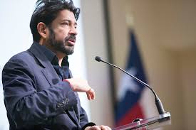 He is an assistant professor of medicine at columbia university and a staff cancer physician at the cu/nyu presbytarian hospital. File Siddhartha Mukherjee 33463775183 Jpg Wikimedia Commons