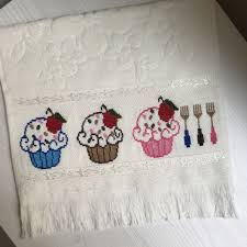 Kitchen Mutfak Cupcake Kanavice Isleme Etamin Mavi Pembe Cilek Strawberry Hobi Ceyiz Eglence Kanavice Kanavice Tasarimlari Boncuk Nakis Desenleri