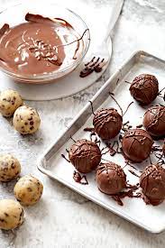 35 Festive No Bake Christmas Cookie Recipes That Don T Require An Oven Baking Recipes Cookies Christmas Baking Cookies Cookies Recipes Christmas