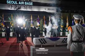 Jun 26, 2021 · 이준 열사(네덜란드), 윤봉길 의사(중국), 홍범도 장군(카자흐스탄), 김좌진 장군(중국)의 부조 작품을 전달했다. Tja81ijqk8kyum