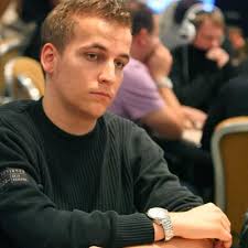 EPT London: Konstantinos Nanos beendet Tag 1a in den Top Ten