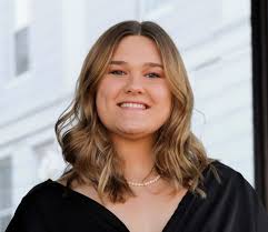 Enormous gator wanders across Florida park path: video