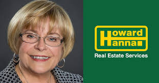 Evelyn Meagher's Instagram, Twitter & Facebook