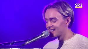 Musik & Konzerte: Der britische Sänger Douglas Dare in Concert Doku (2014)