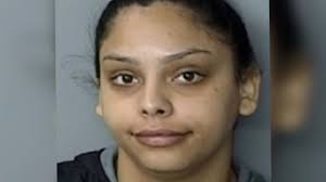 Radican cargos contra una joven por asesinato en primer grado