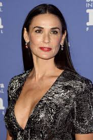 Demi Moore At 2014 Kirk Douglas Award For Excellence In Film Honoring Jessica Lange In Santa Barbara In 2020 Demi Moore Best Eyebrow Products Celebrity Moms