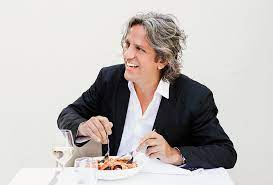 Quello che sappiamo di lei è che è inglese, classe 1964: Giorgio Locatelli Chi E Il Nuovo Giudice Di Masterchef Reporter Gourmet